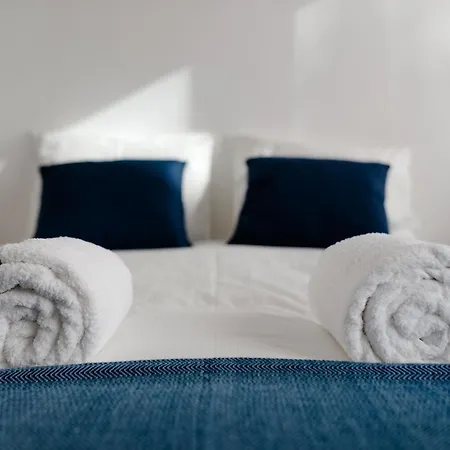 Lapa Meio - Apt. With Terrace Between Estrela And Santos Quarters Lisboa