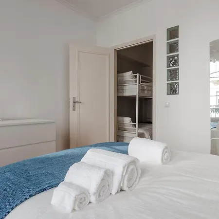 Lapa Meio - Apt. With Terrace Between Estrela And Santos Quarters Apartment Lisbon