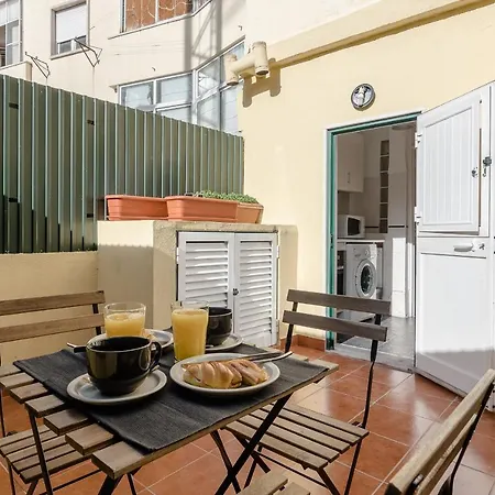 Lapa Meio - Apt. With Terrace Between Estrela And Santos Quarters