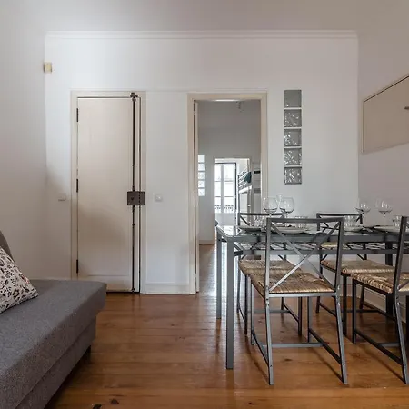 Lapa Meio - Apt. With Terrace Between Estrela And Santos Quarters Διαμέρισμα *