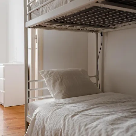 Lapa Meio - Apt. With Terrace Between Estrela And Santos Quarters Apartment Lisbon