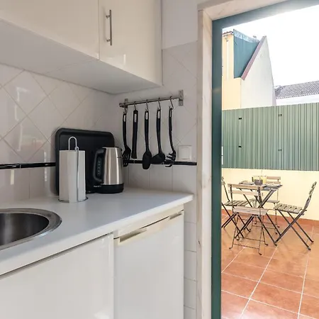 Lapa Meio - Apt. With Terrace Between Estrela And Santos Quarters Διαμέρισμα *