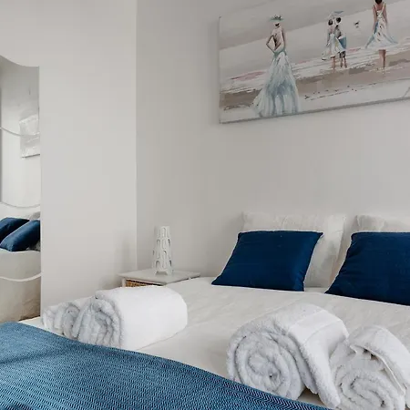 Apartment Lapa Meio - Apt. With Terrace Between Estrela And Santos Quarters *