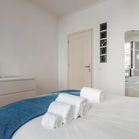 Διαμέρισμα Lapa Meio - Apt. With Terrace Between Estrela And Santos Quarters Lisboa